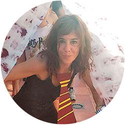 Virginia Méndez -  Clienta diseño web y clienta de logotipo - Virmon Parties - virmonparties.com